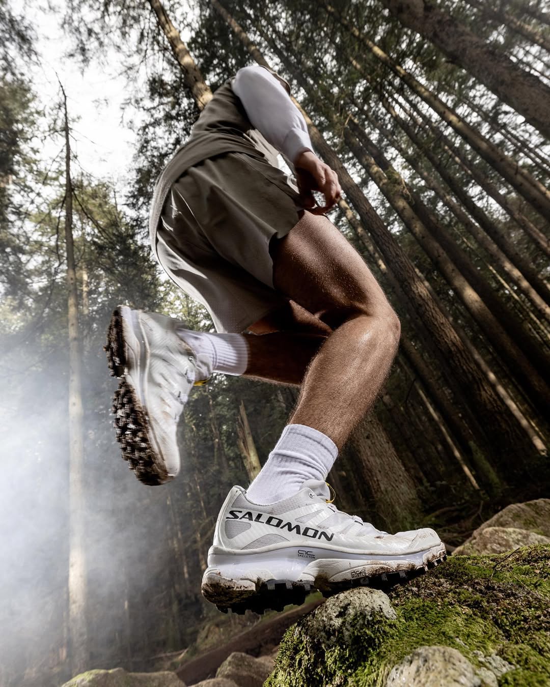 <span style="color: white;">Salomon XT-4</span>